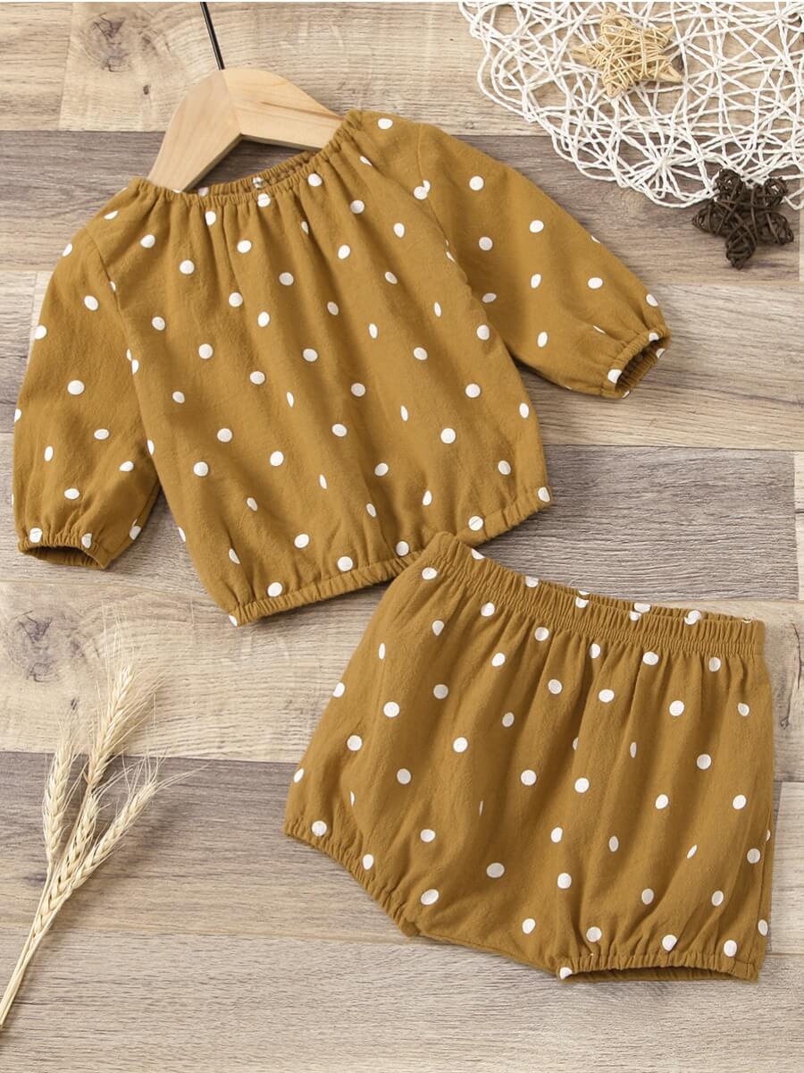 

Lovely Casual O Neck Dot Print Fold Design Yellow Girl Two Piece Shorts Set