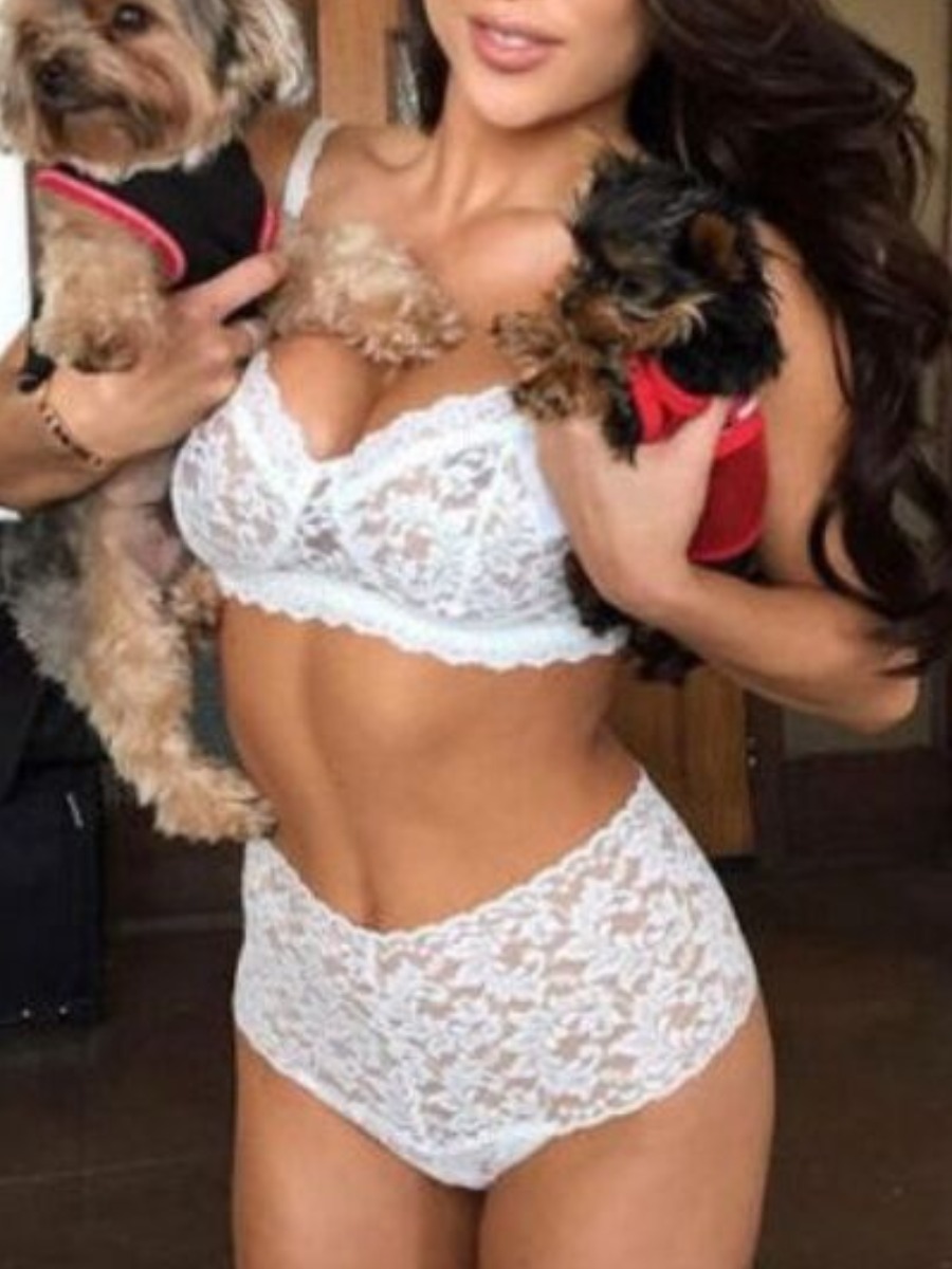 

Lovely Sexy V Neck Floral White Bra Set