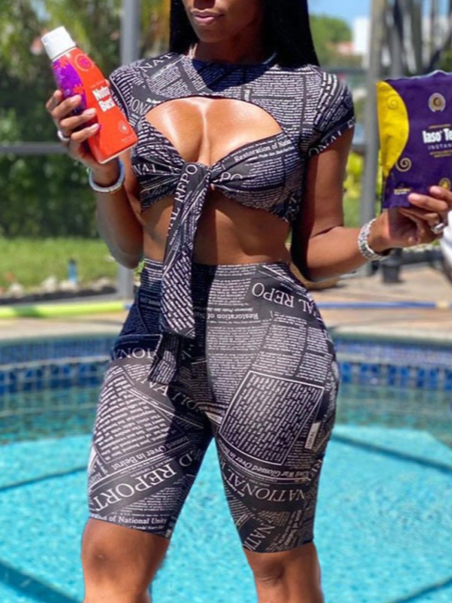 

Lovely Sweet Print Bandage Hollow-out Deasign Black Two Piece Shorts Set