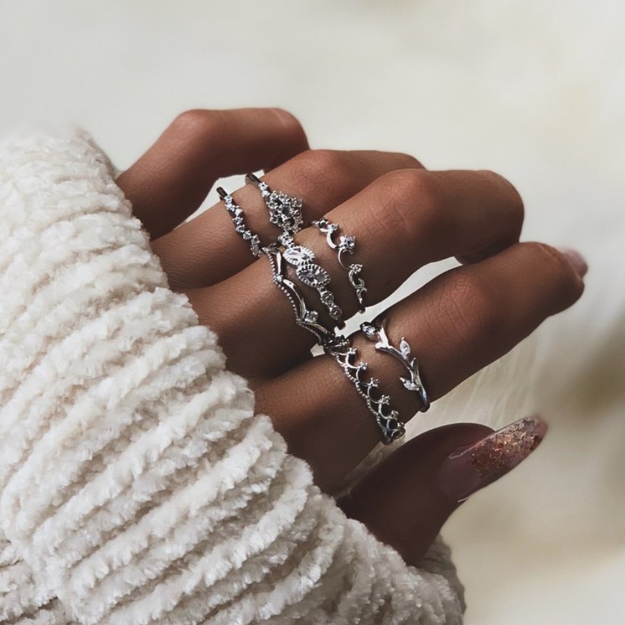 

Lovely Sweet Crown Silver 7-piece Ring