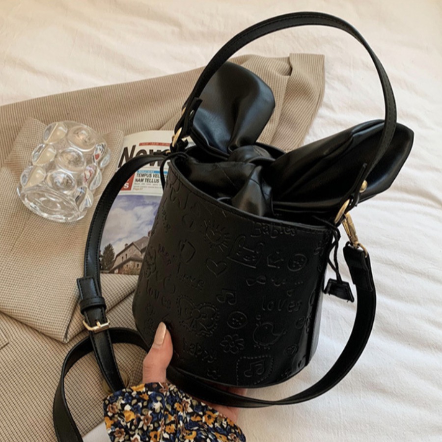 

Lovely Casual Letter Decoration Black Black Crossbody Bag