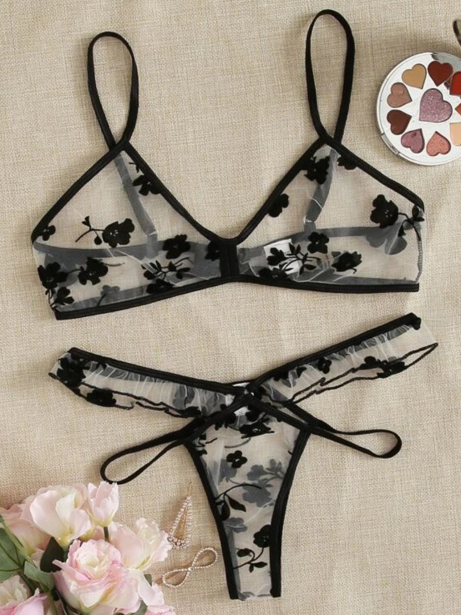 

Lovely Sexy See-through Flounce Design Black Bra Set