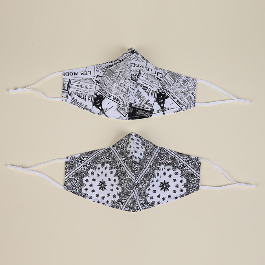 

Lovely Casual Floral Print Black And White Face Mask