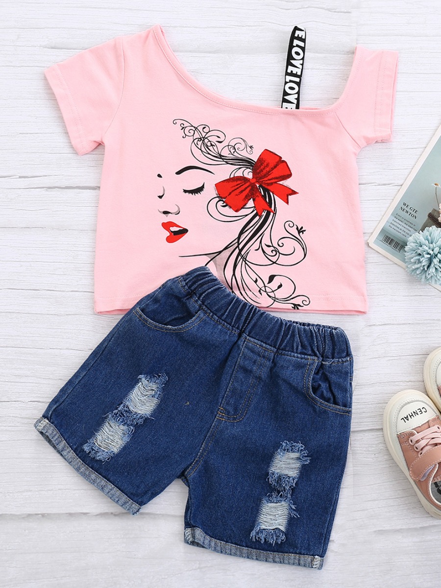 

Lovely Girl Casual Boat Neck Graffiti Print Ripped Pink Two Piece Shorts Set