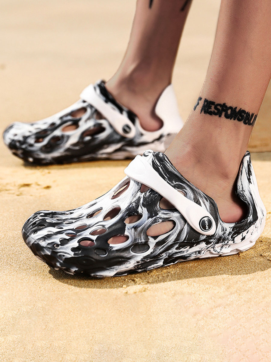 

Lovely Men Casual Hollow-out Black And White Slippers