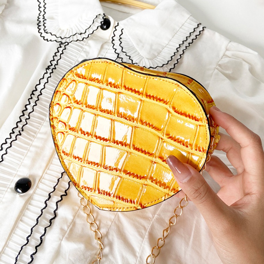 

Lovely Street Heart-shaped Chain Strap Yellow Crossbody Bag