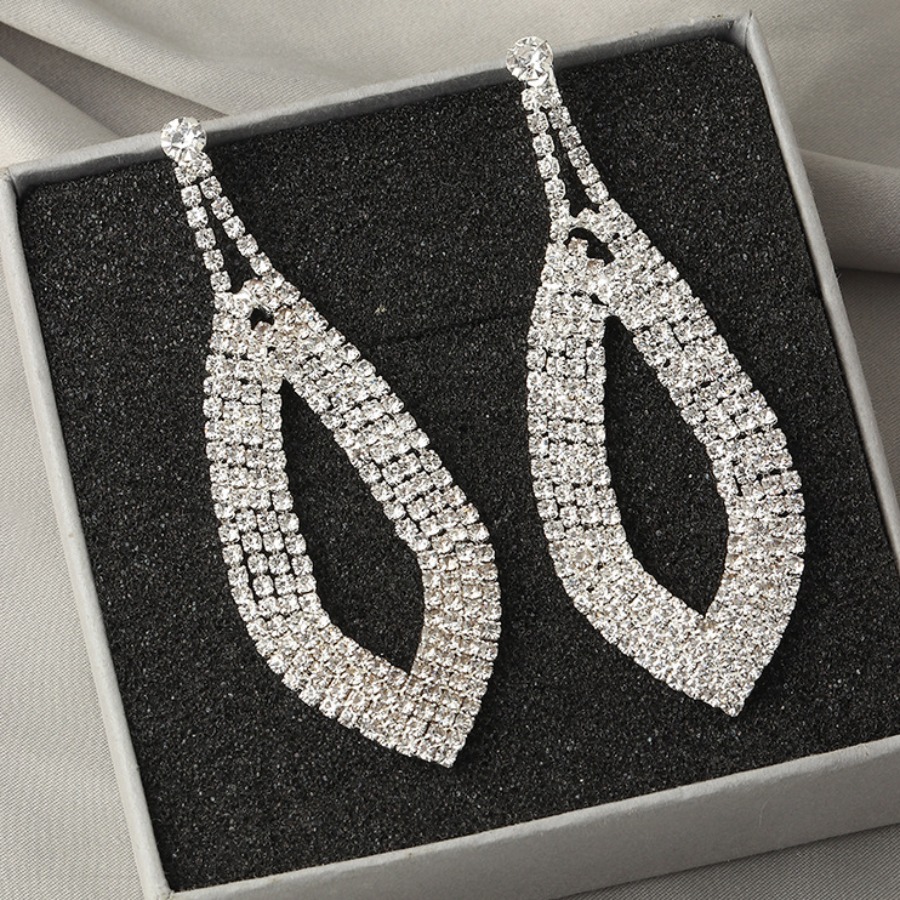 

Lovely Sweet Sequined Hollow-out Silver Earring