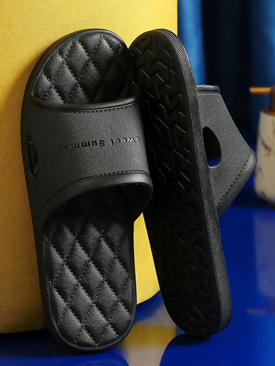 

Lovely Men Casual Quilted Slide Black Slippers