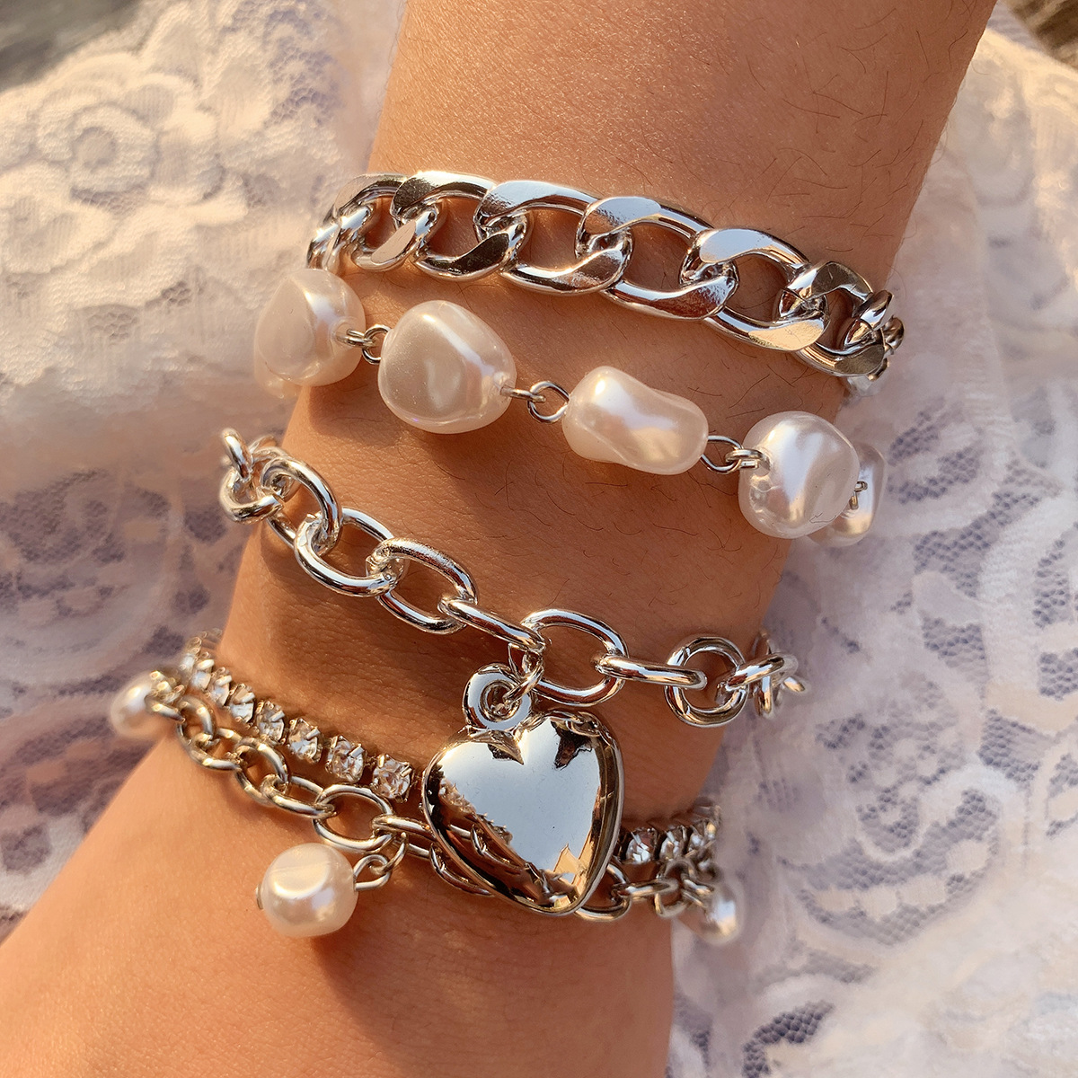 

Lovely Street Pearl Decoration Silver 5-piece Bracelet