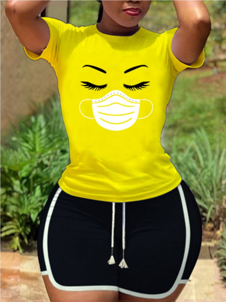 

Lovely Plus Size Sporty Mask Print Striped Yellow Two-piece Shorts Set