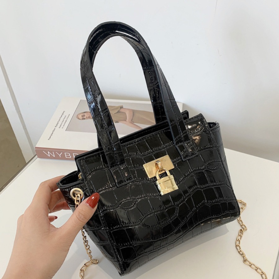 

Lovely Casual Chain Strap Black Crossbody Bag