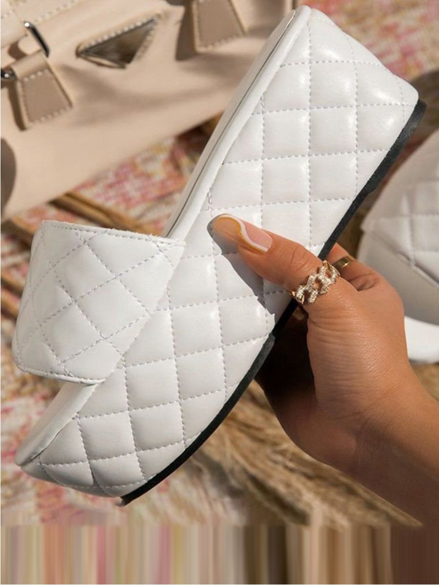 LovelyWholesale Casual Quilted Slide White Platform Slides Summer Casual Basic Spring Summer 2024