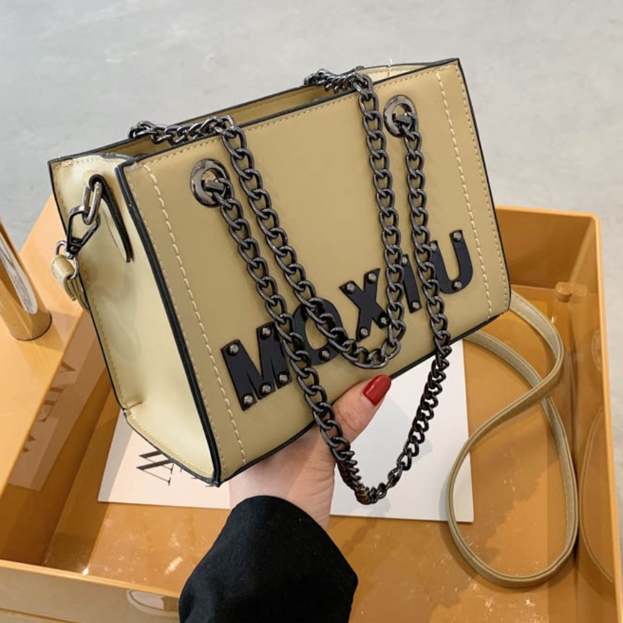 

LW Street Letter Print Chain Strap Light Green Shoulder Bag