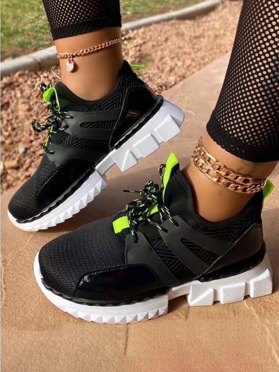 LW Sporty Lace-up Black Sneakers