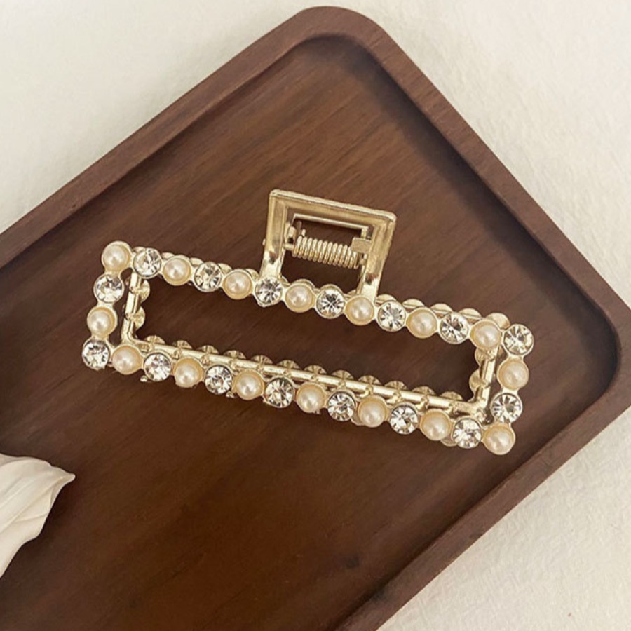 

Lovely Casual Hollow-out White Hairpin