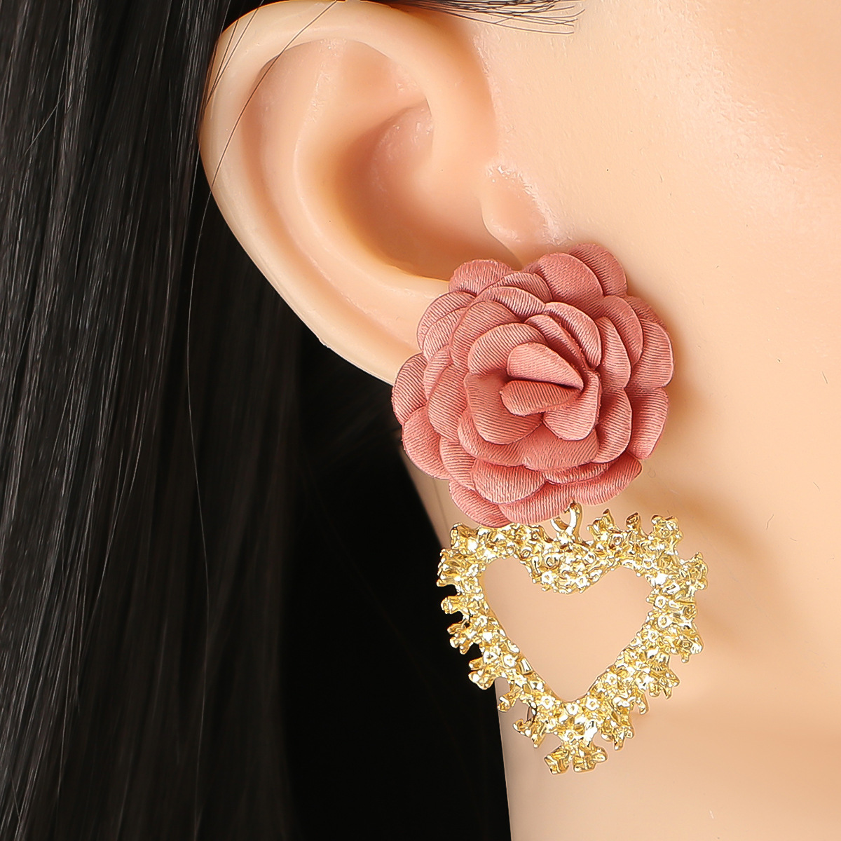

LW Sweet Floral Decoration Brown Earring