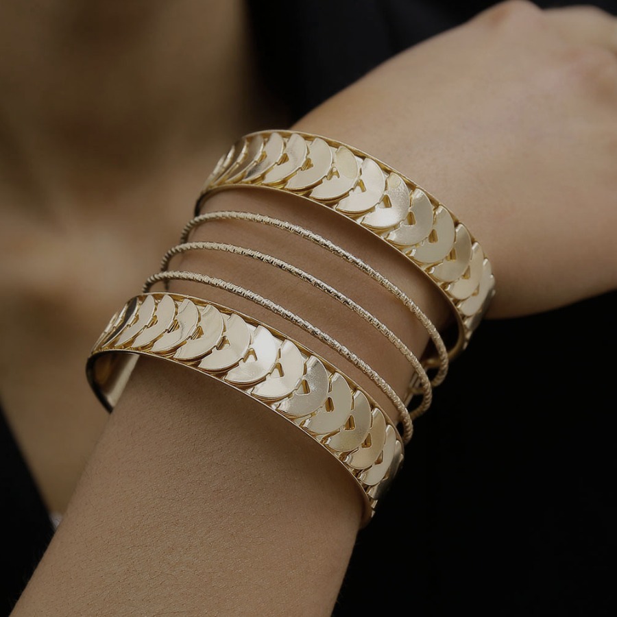 

LW Street Hollow-out Multilayer Gold Bracelet