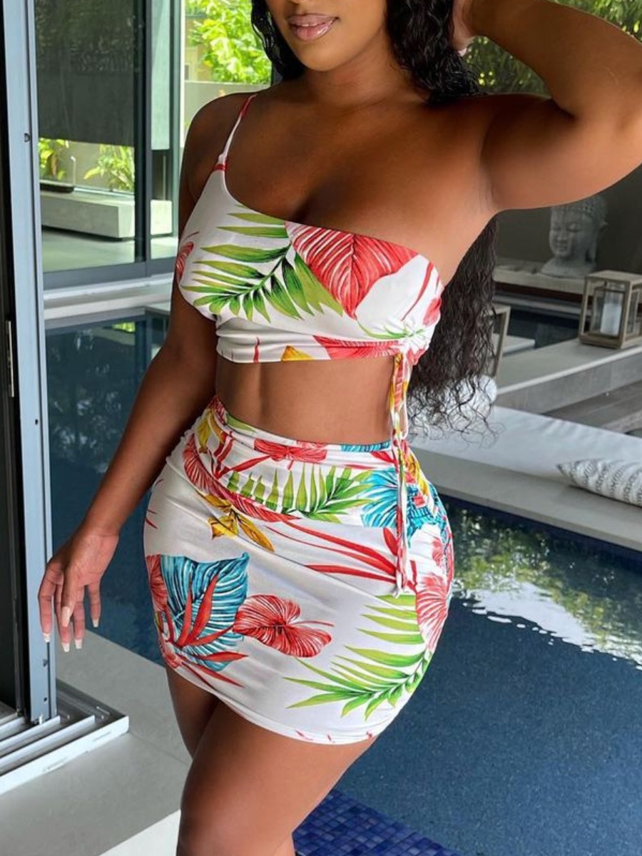 

Lovely Boho One Shoulder Floral Print White Two Piece Skirt Set