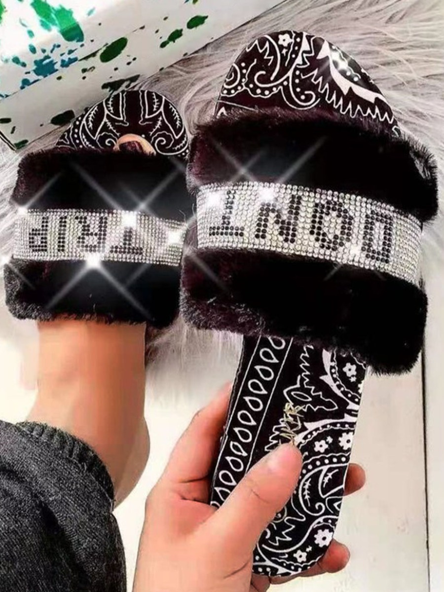 

Lovely Casual Cashew Print Black Slippers