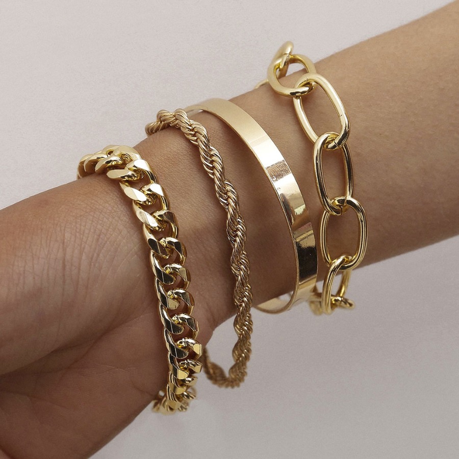 

LW Casual Smooth C-shaped Gold Bracelet