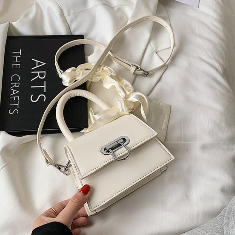 

Lovely Casual Metal Accessories Decoration White Messenger Bag