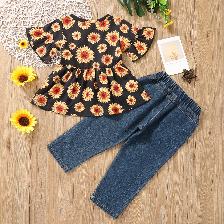 

Lovely Girl Sweet Floral Print Flounce Design Ripped Black Two Piece Pants Set