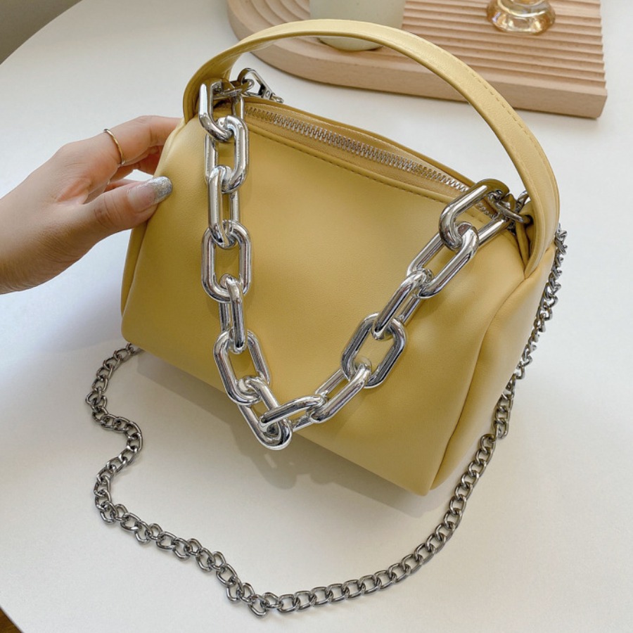 

Lovely Casual Chain Decoration Zipper Design Yellow Messenger Bag