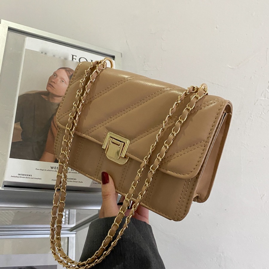 

LW Casual Metal Buckle Chain Decoration Khaki Shoulder Bag