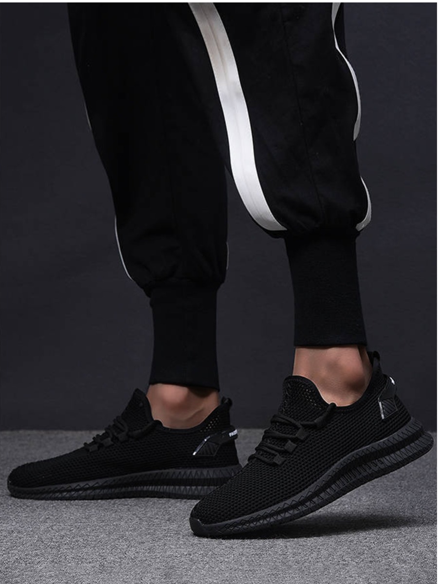 

Lovely Men Sporty Meshwork Black Sneakers