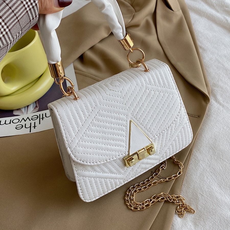 

LW Casual Chain Strap White Messenger Bag