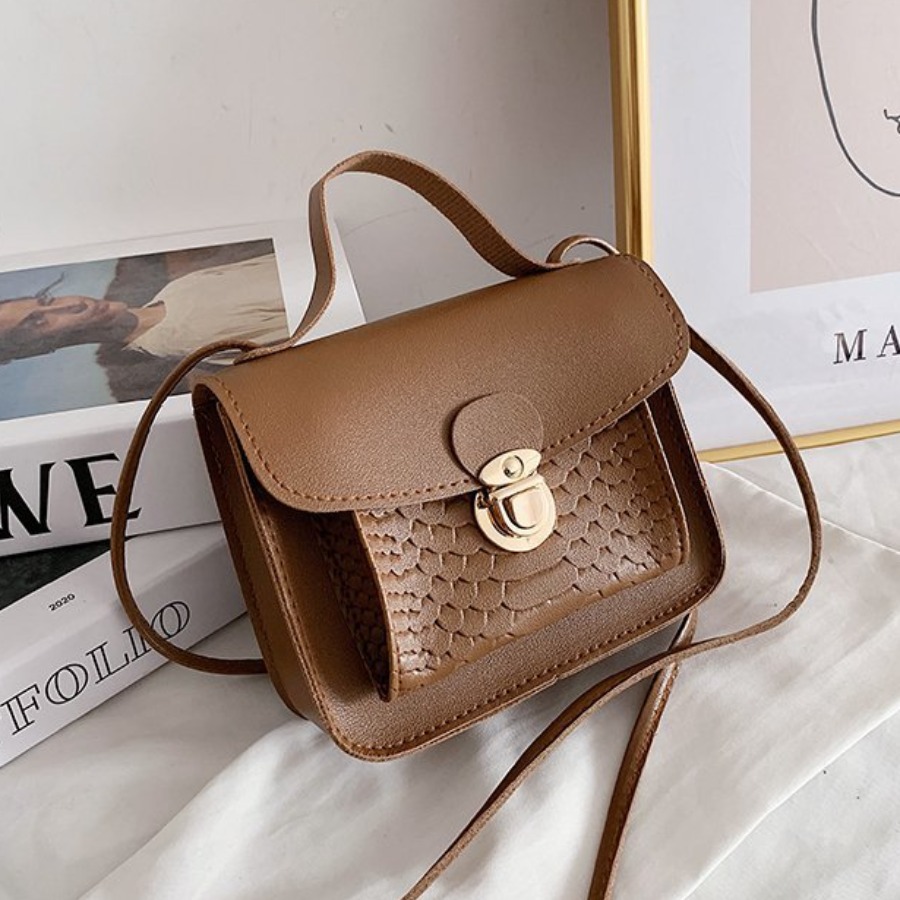 

Lovely Large Capacity Lock Crossbody Bag, Brown