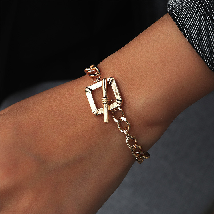 

LW Casual Square Decoration Gold Bracelet