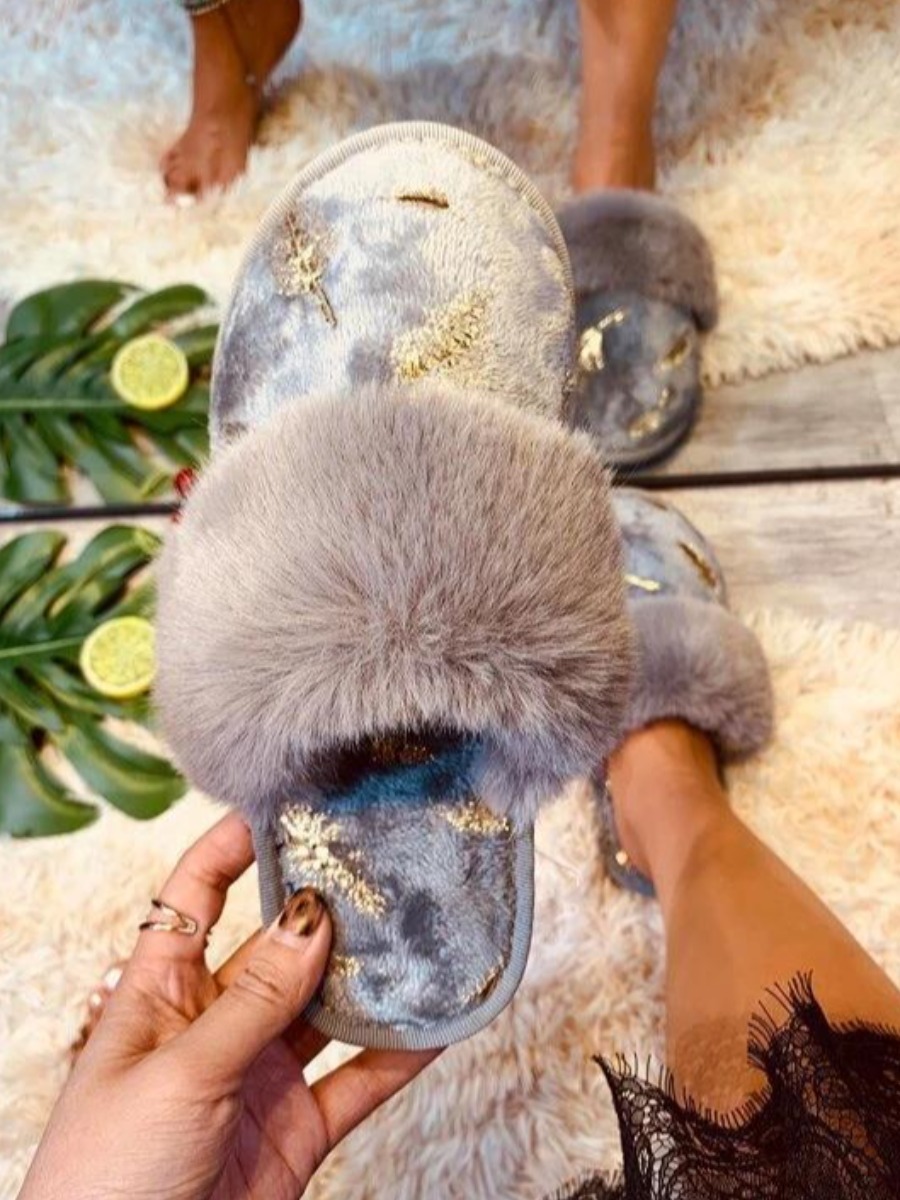 

LW Closed Front Plush Slippers, Grey