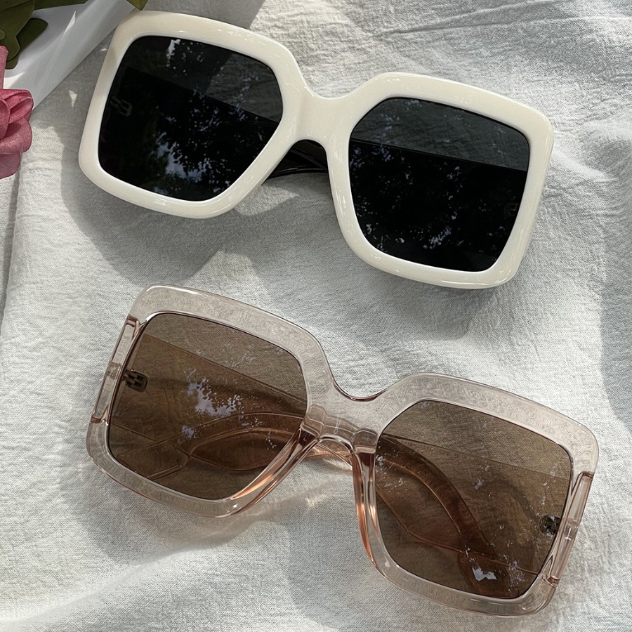 

LW Wide Frame Patchwork Sunglasses, Succinite
