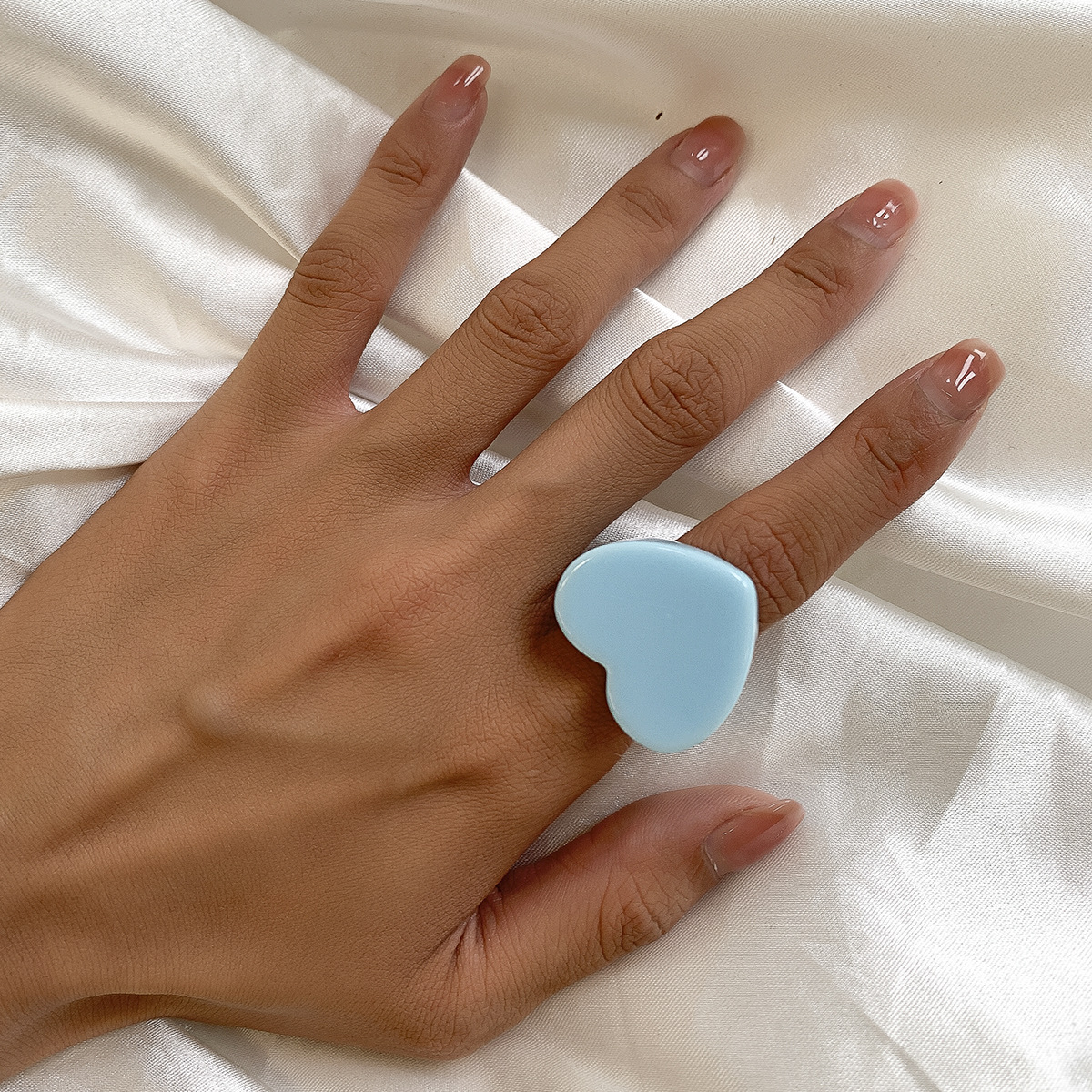 

LW Heart-shape Resin Ring, Blue