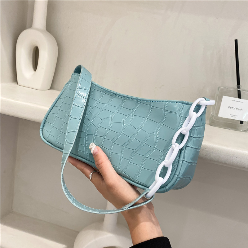 

Lovely Embossed Chain Decoration Shoulder Bag, Blue