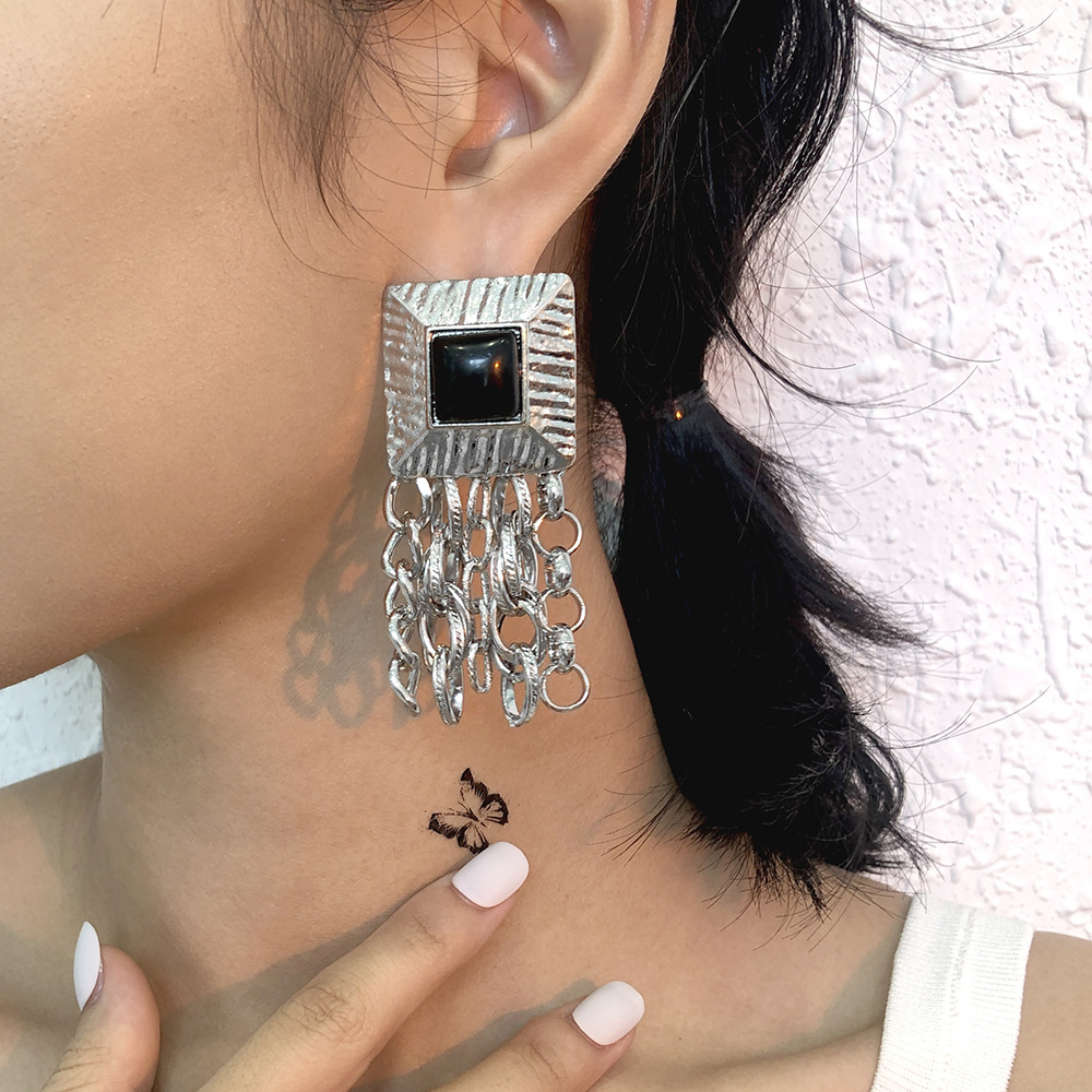 

LW Tassel Design Earring, Silver