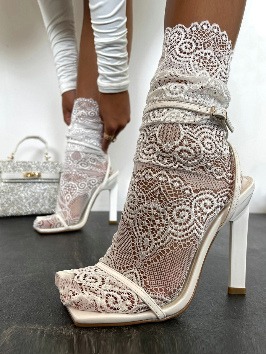 

LW See-through Scalloped Socks, White