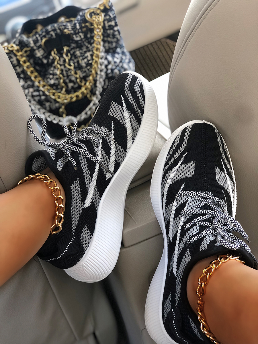 

LW Mesh Patchwork Breathable Sneakers, Black