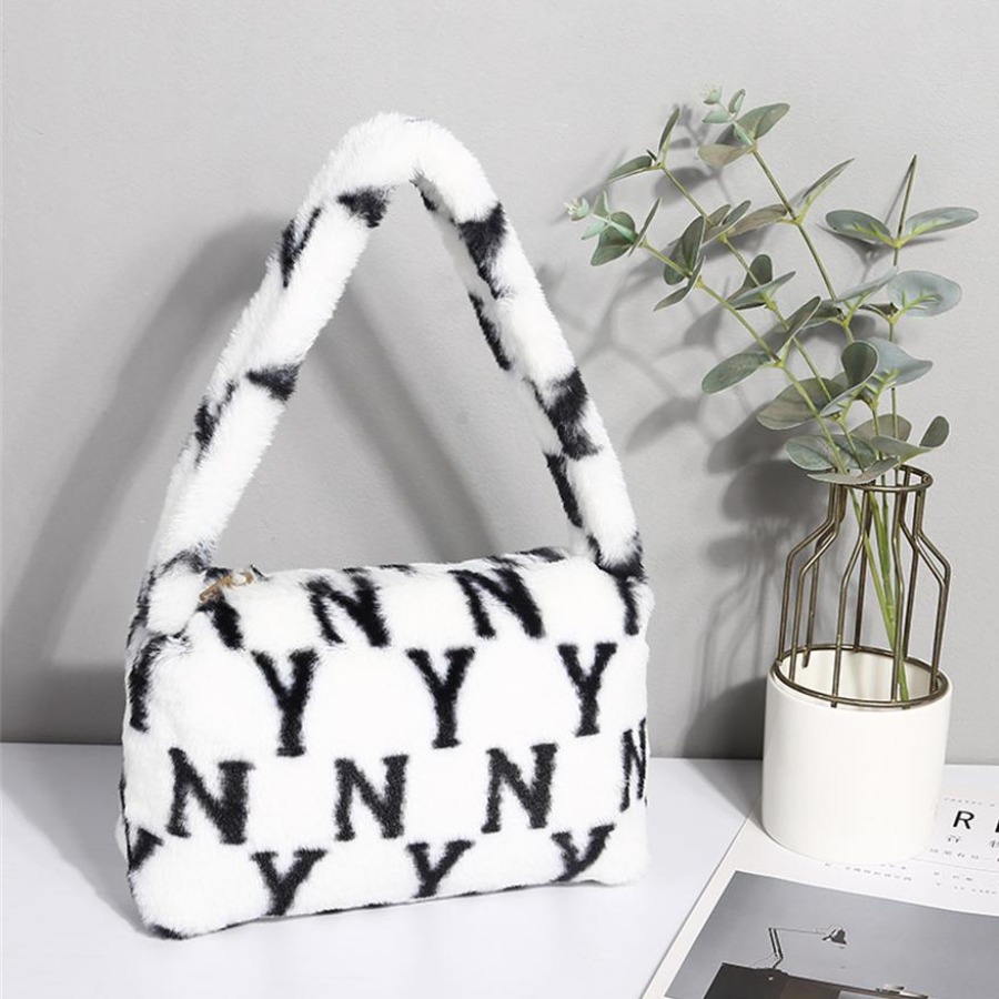 

LW Plush Letter Pattern Shoulder Bags, White