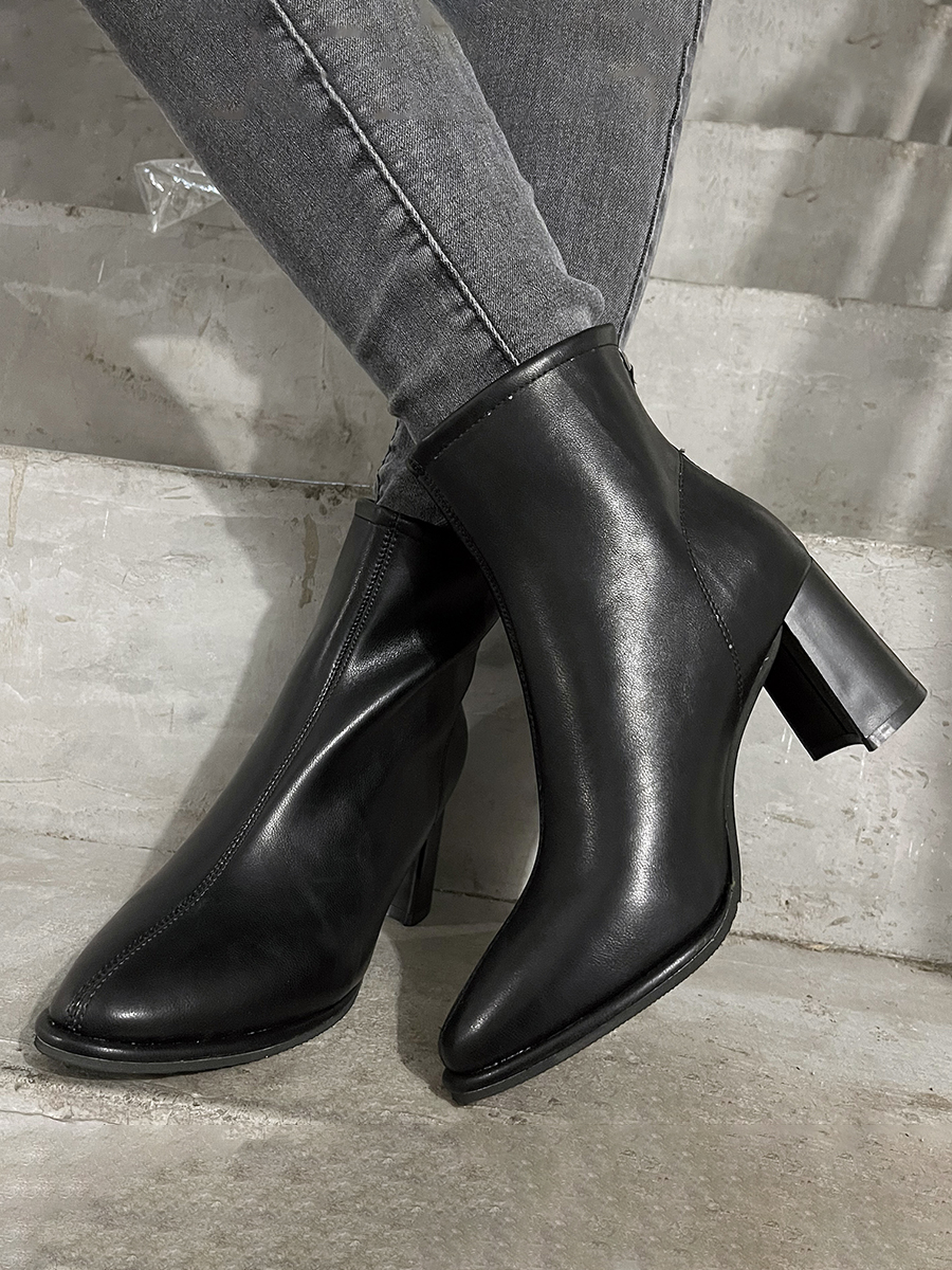 

LW Zipper Back Basic Boots, Black