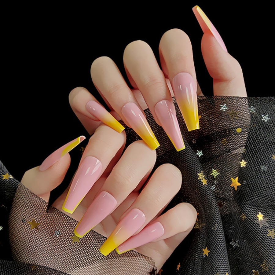 

LW Gradient Decor False Nail