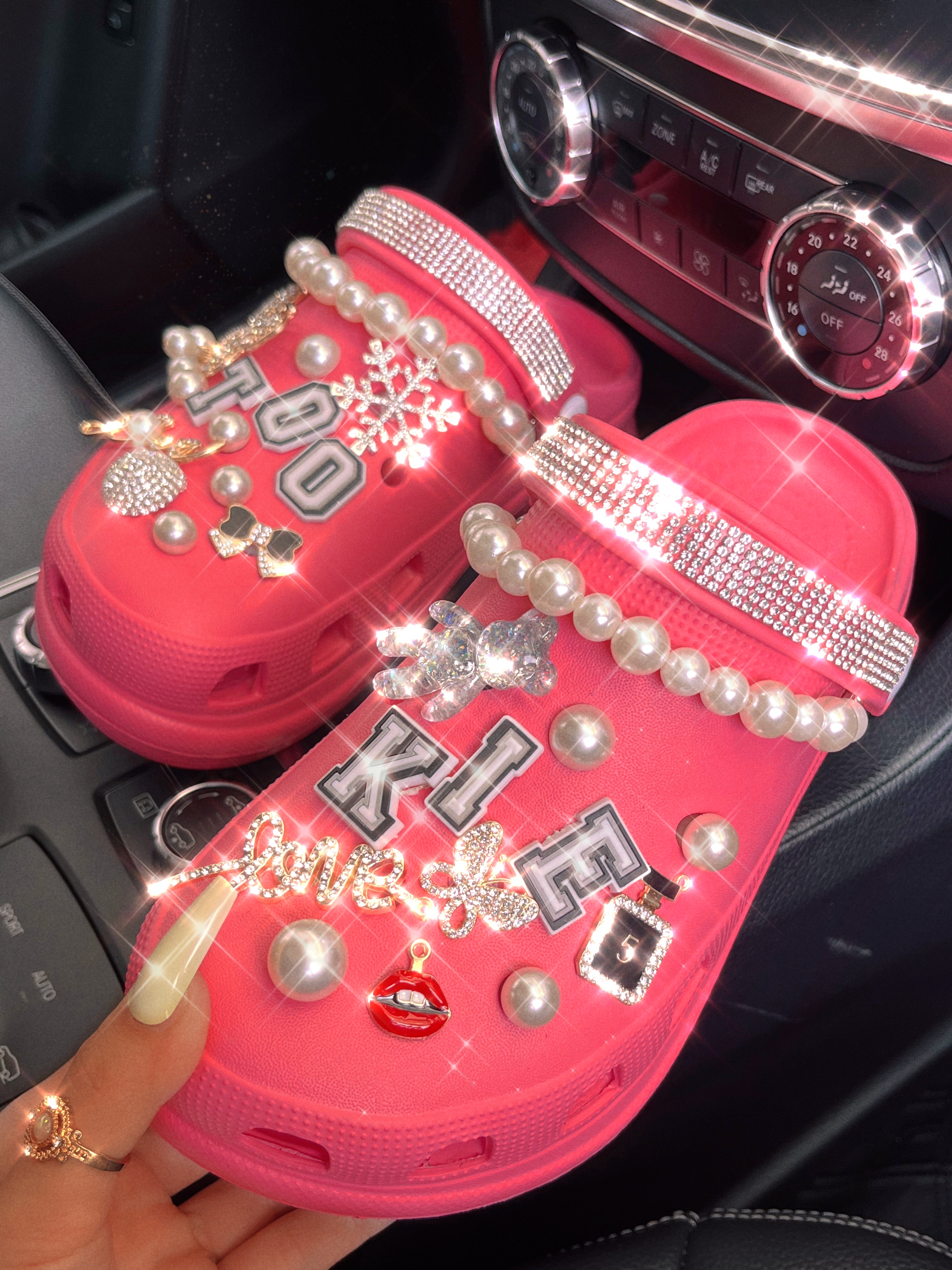 LW Pearl Letter Slippers