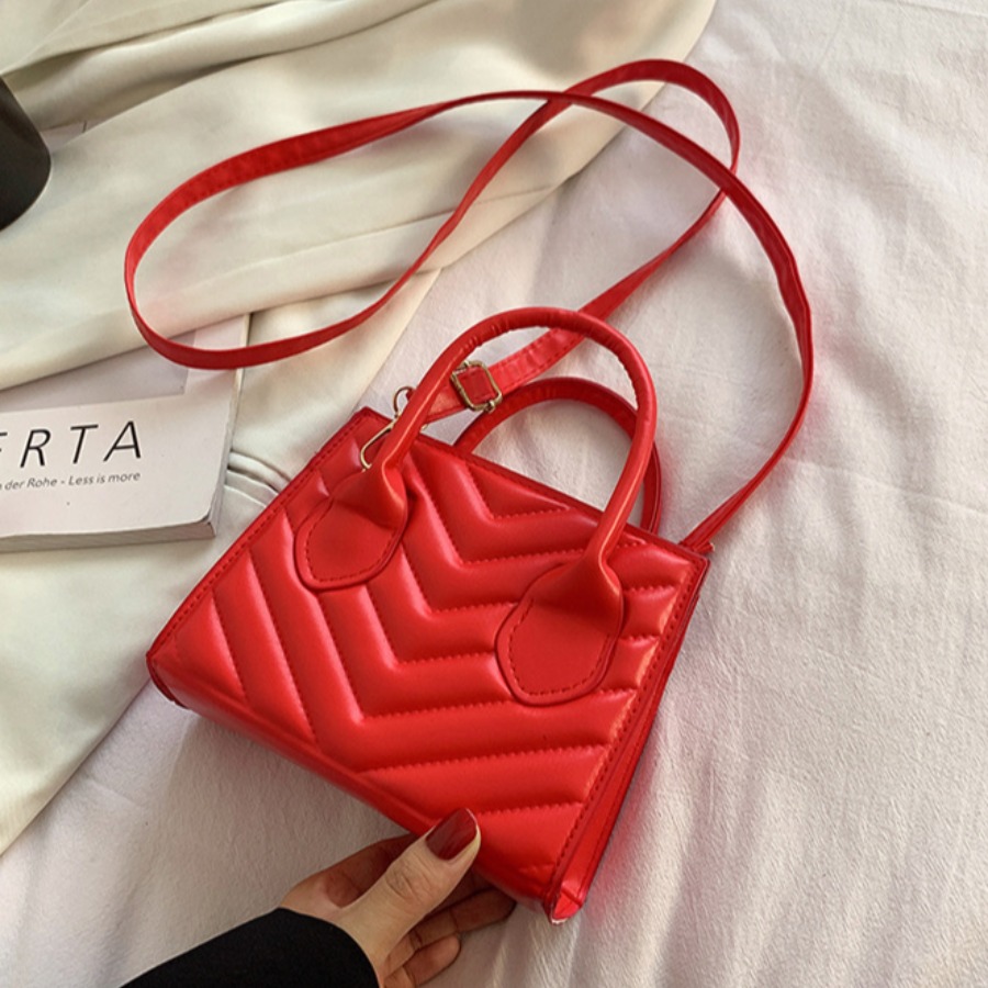 LW Adjustable Strap Messenger Bag