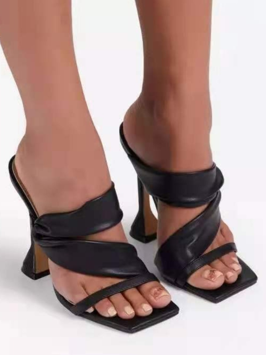 

LW Square Head Heels, Black