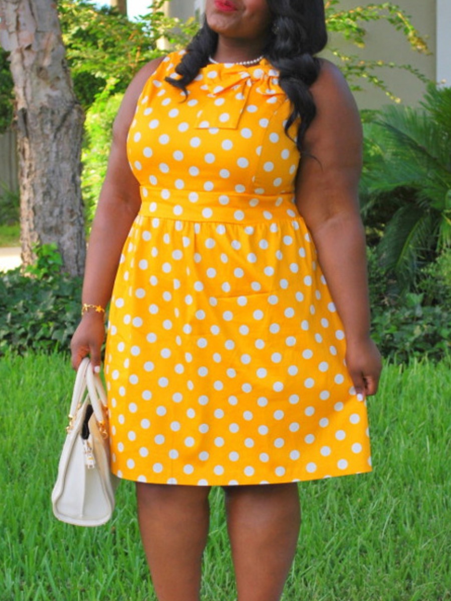 

LW Plus Size Dot Print Bow-tie Decor Dress, Yellow