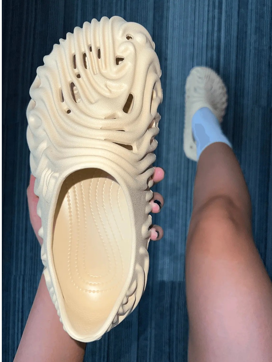 LW Round Toe Cut Out Flats