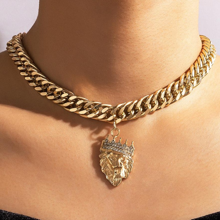 LW Crown Decor Chain Necklace