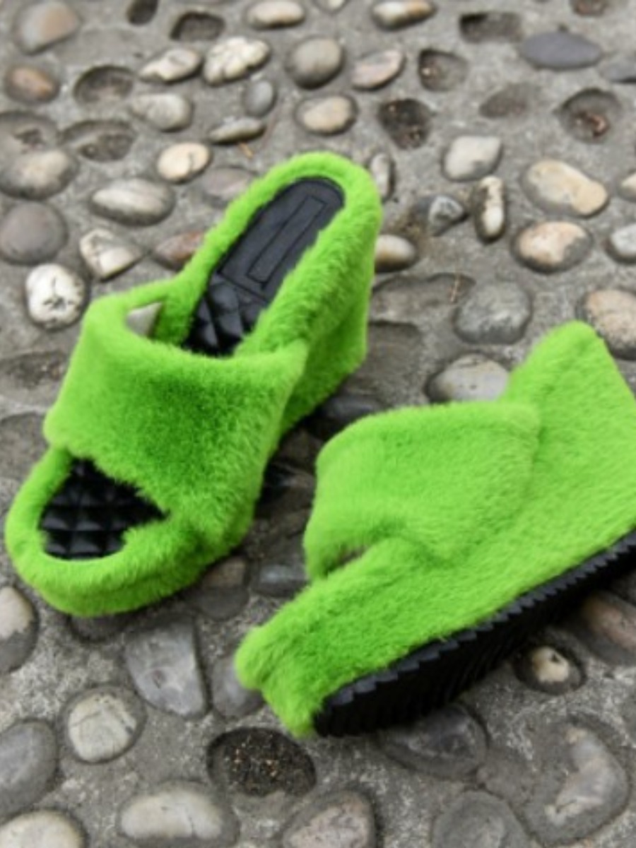 

LW High Sole Plush Slides, Green