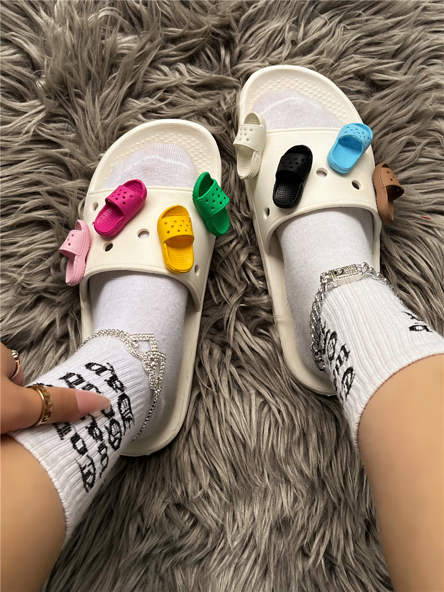 LW Round Toe Cut Out Slippers